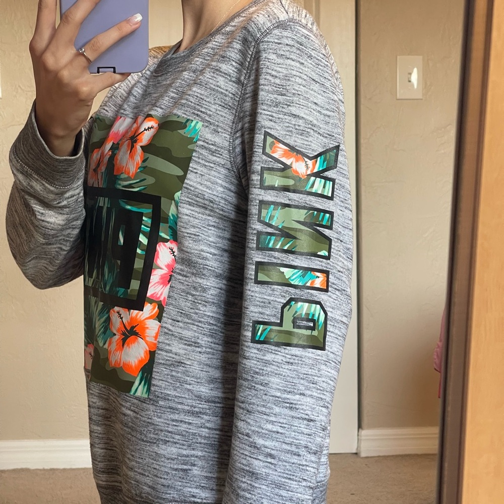 PINK Sweatshirt (S/M) - Picture 2 of 5
